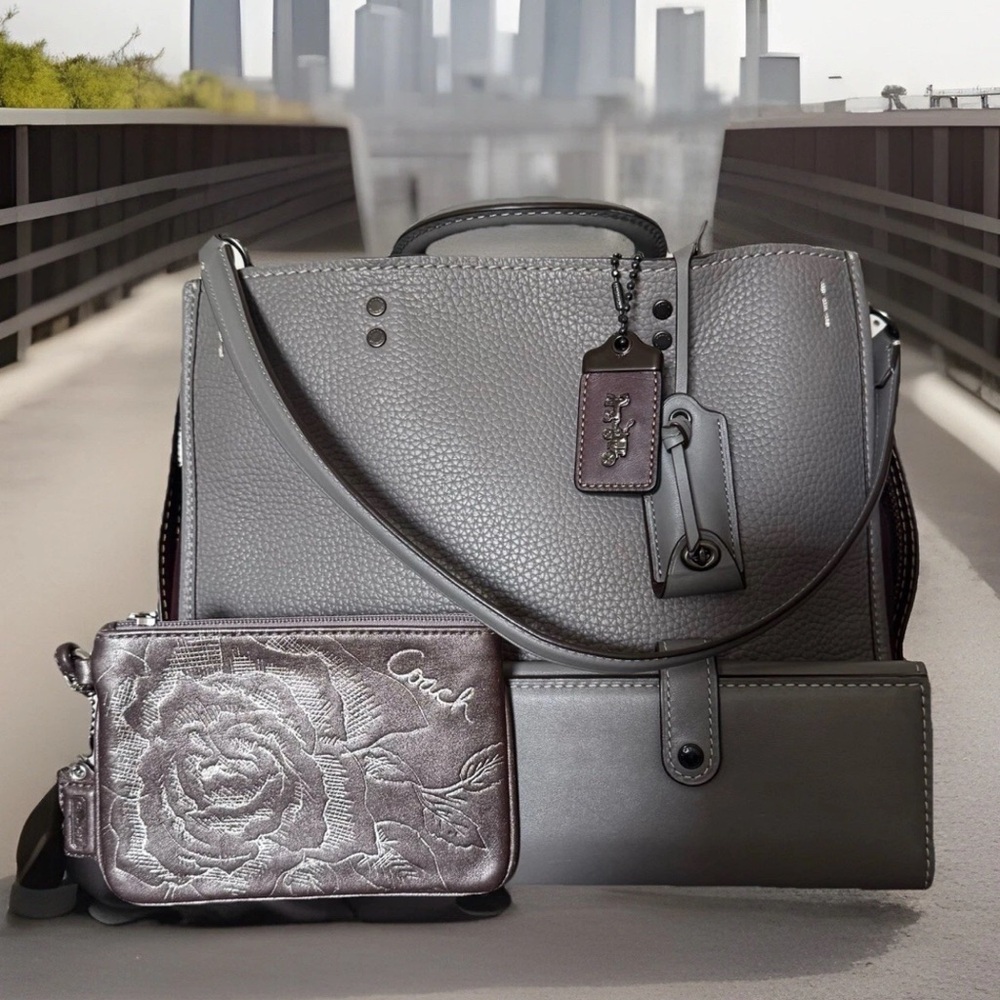 Coach 1941 Rogue 30 Set in Gray Matching Wallet & Coach wristlet EUC Gorgeous 🤩